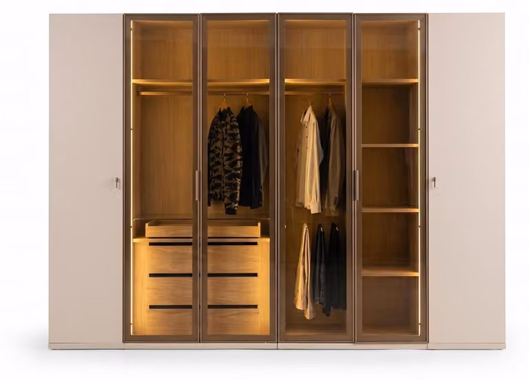 Armadio moderno beige in vetro, elegante, ideale per una camera da letto di prestigio