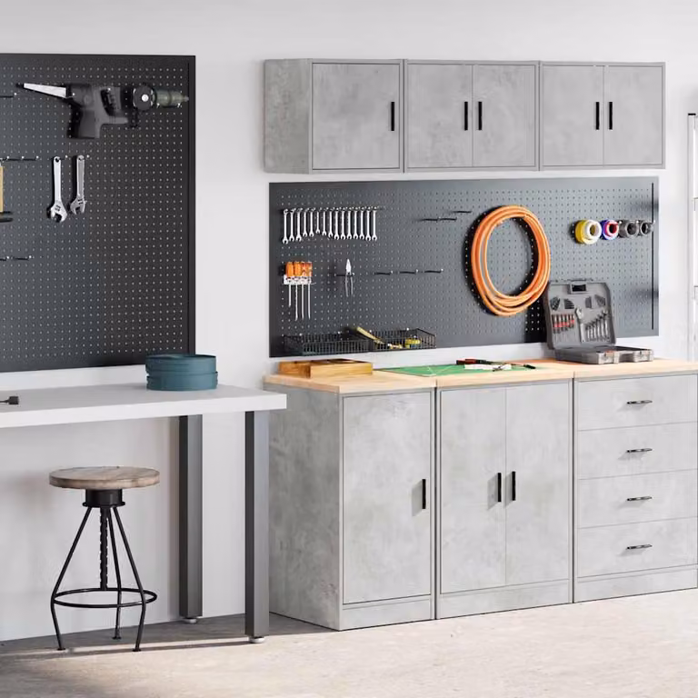 Set di 2 armadi da giardino vidaXL in legno di pino, colore grigio, con ante a cerniera e ripiani interni