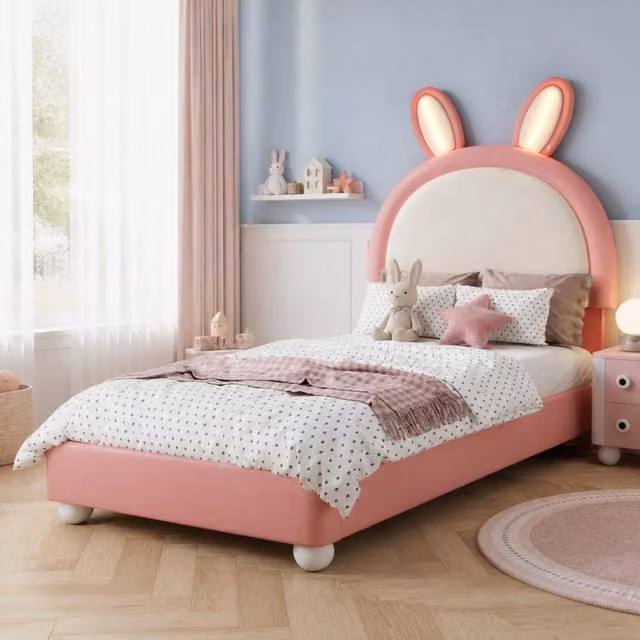 Letto singolo imbottito ULEVR 90x200 cm con testiera a coniglio, LED e bordo antiurto, rosa e bianco