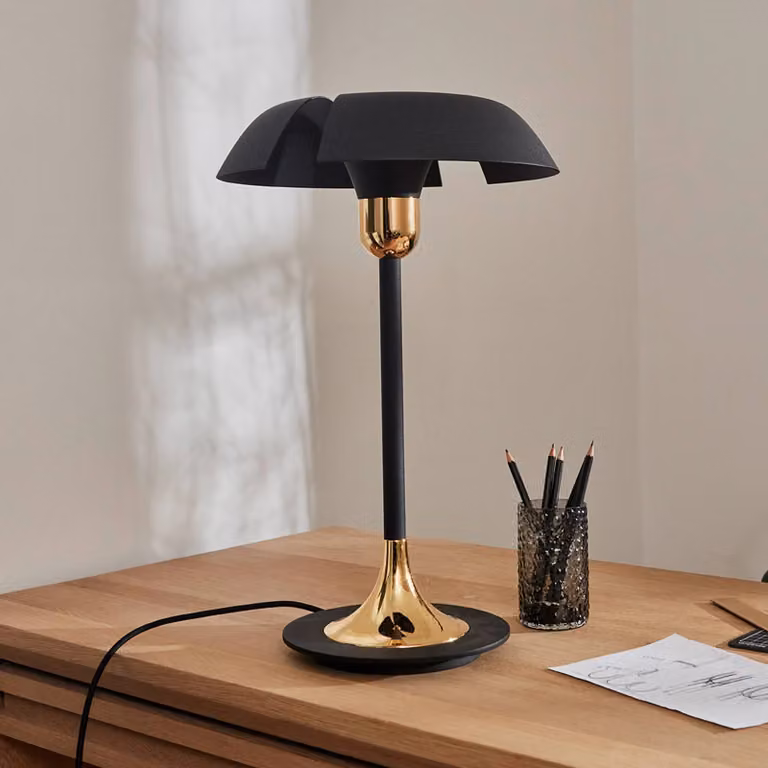 AYTM Lampada da tavolo di design Cycnus, Nero, Soggiorno / Sala da pranzo, Metallo, Design, Lampada da tavolo