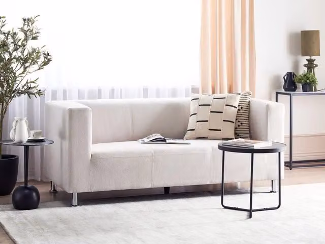 Divano a 3 posti BELIANI in tessuto bianco con gambe in metallo argento e struttura in legno, stile scandinavo per il tuo soggiorno, L: 179 cm, P: 83 cm, H: 74 cm